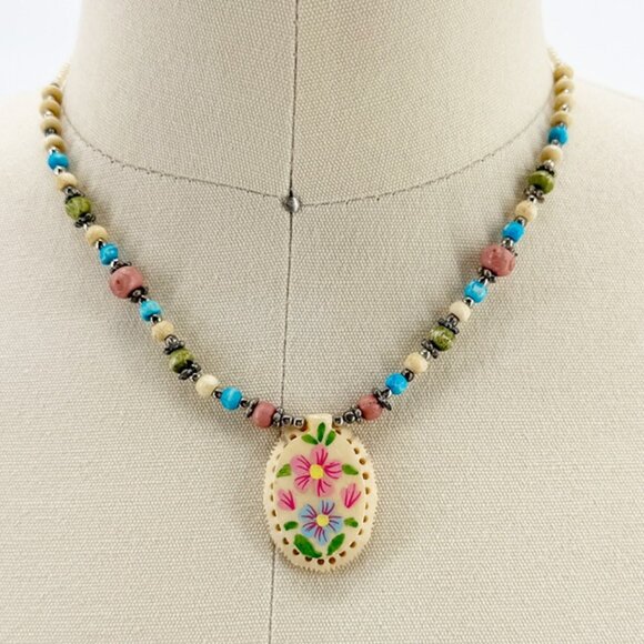 Fashion Jewelry Floral Beaded Necklace NEW - Picture 1 of 6